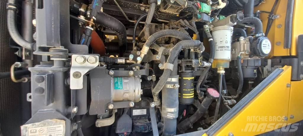 Komatsu WA270-8 Iekrāvēji uz riteņiem