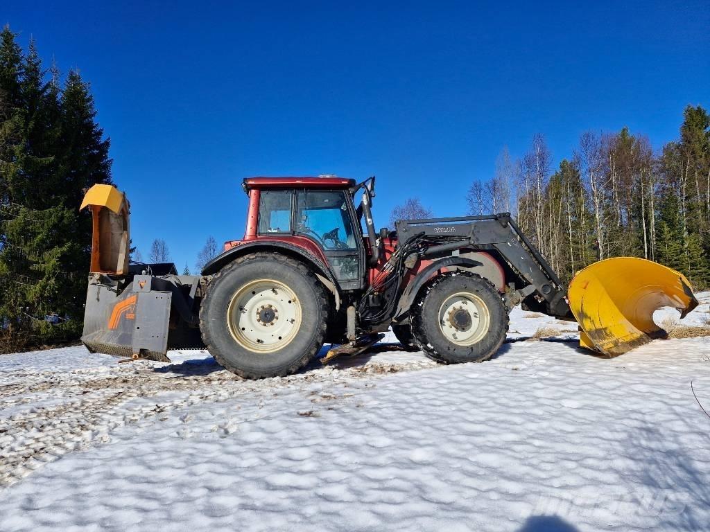 Valtra T 170 Traktori