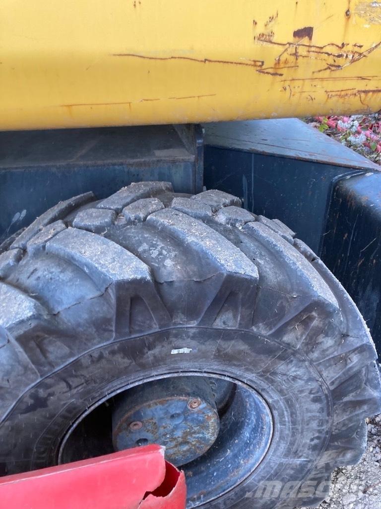 Komatsu PW 140-7 Ekskavatori uz riteņiem