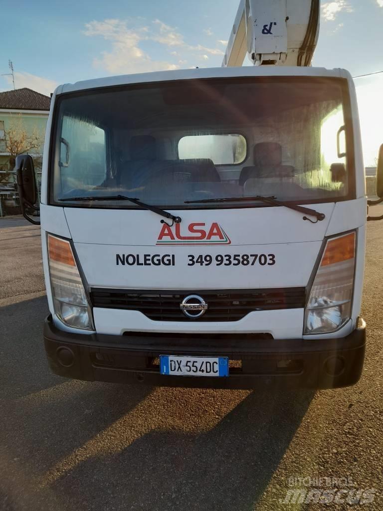 Oil & Steel 189 Pacēlāji uz automašīnas bāzes