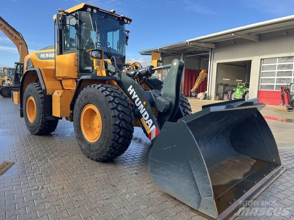 Hyundai HL940A Iekrāvēji uz riteņiem