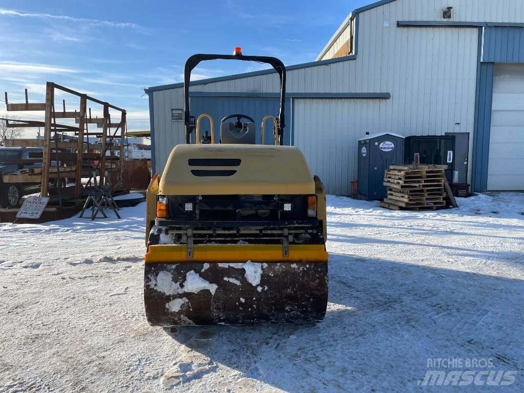 CAT CB 335 E Divvalču grunts veltņi