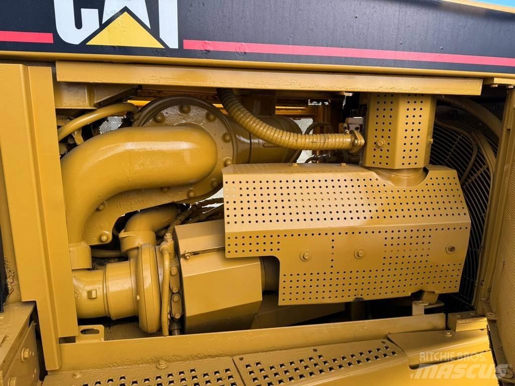 CAT D8R Kāpurķēžu buldozeri