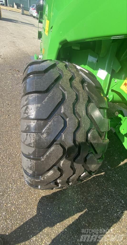 John Deere V461M Rituļu preses