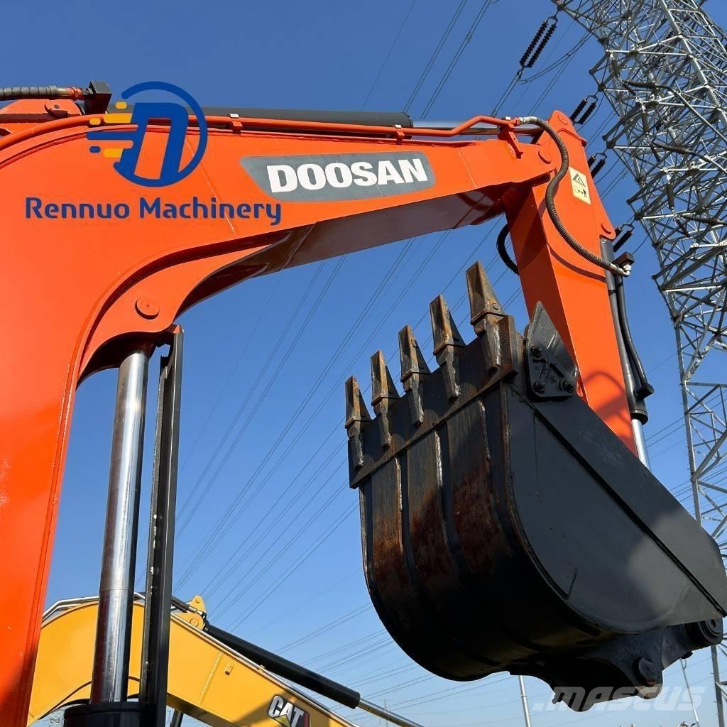Doosan DX 60 Kāpurķēžu ekskavatori