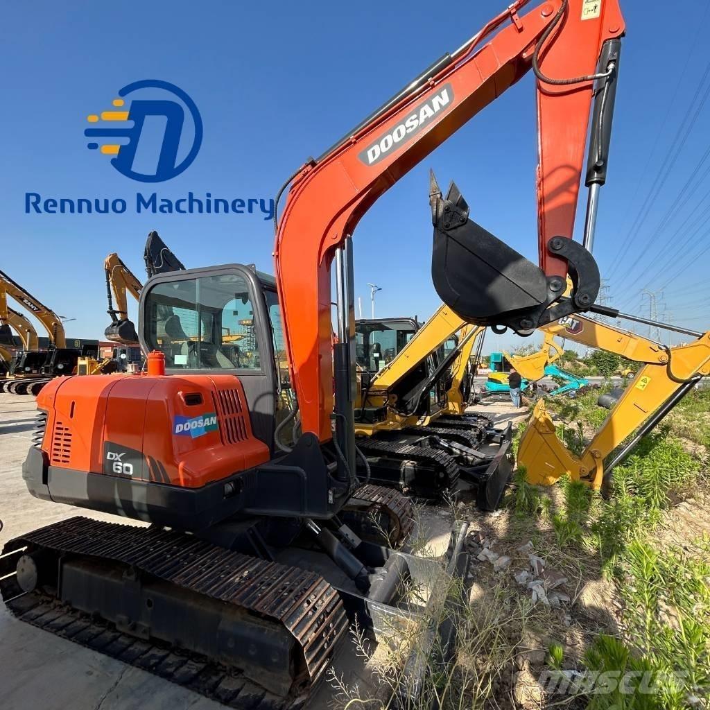 Doosan DX 60 Kāpurķēžu ekskavatori