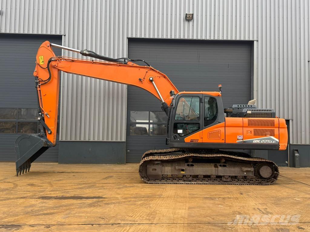Doosan DX225LC-7 Kāpurķēžu ekskavatori