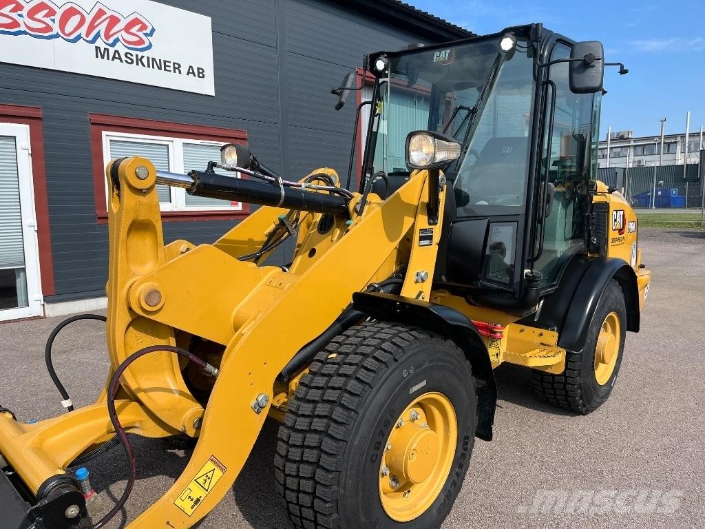 CAT 906M-20  35km/h Iekrāvēji uz riteņiem