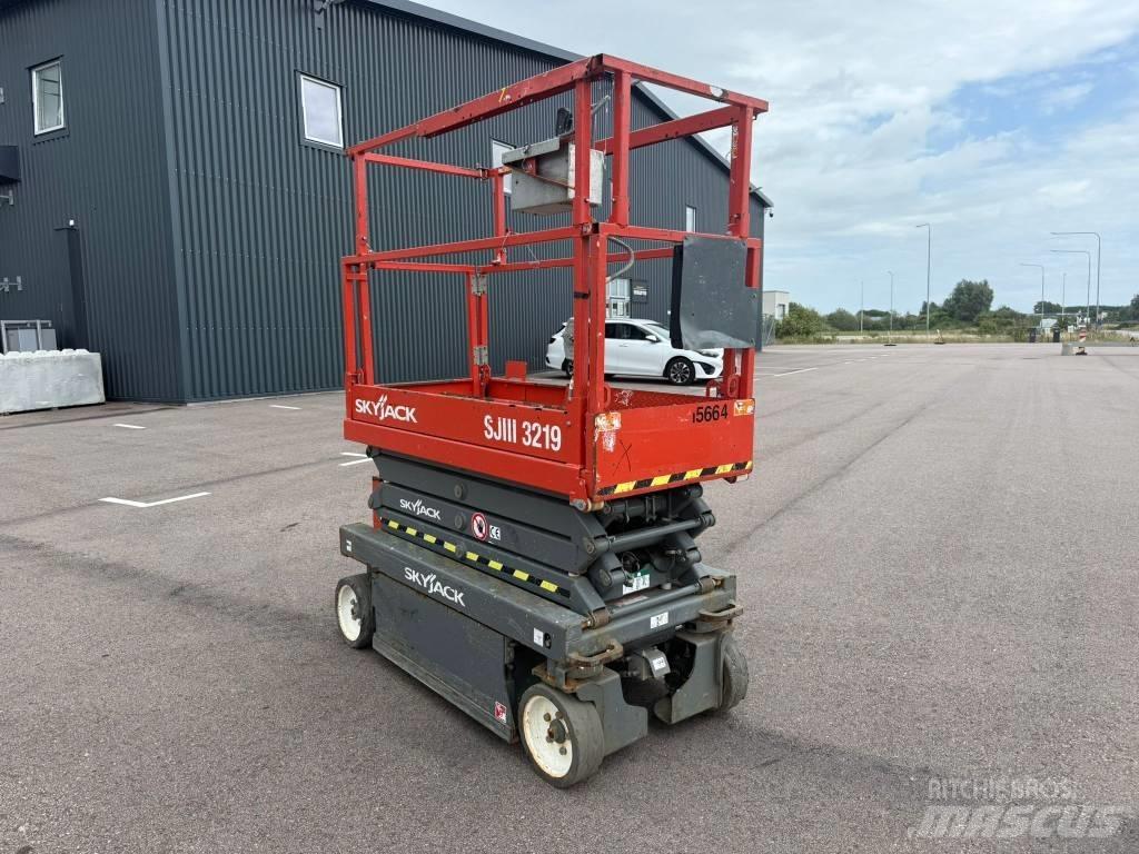 SkyJack SJ 3219 Šķerveida pacēlāji