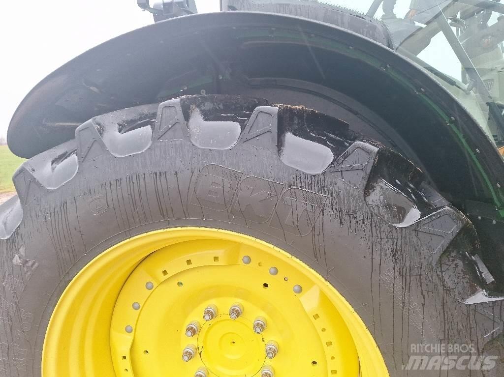 John Deere 6195R Traktori
