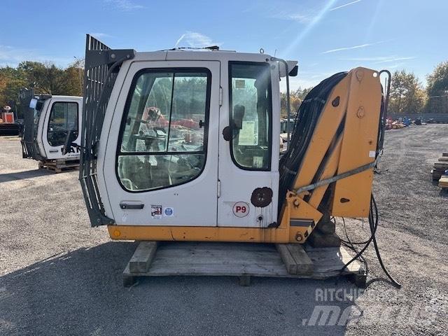 Liebherr A 934 C HD Kabīnes un interjers