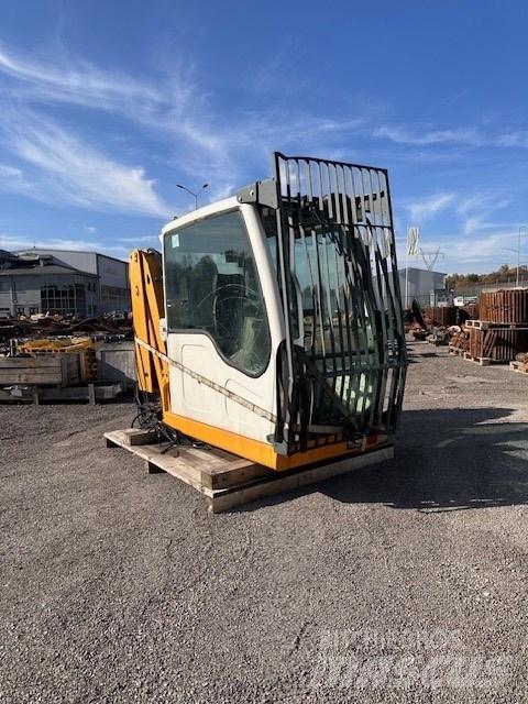 Liebherr A 934 C HD Kabīnes un interjers