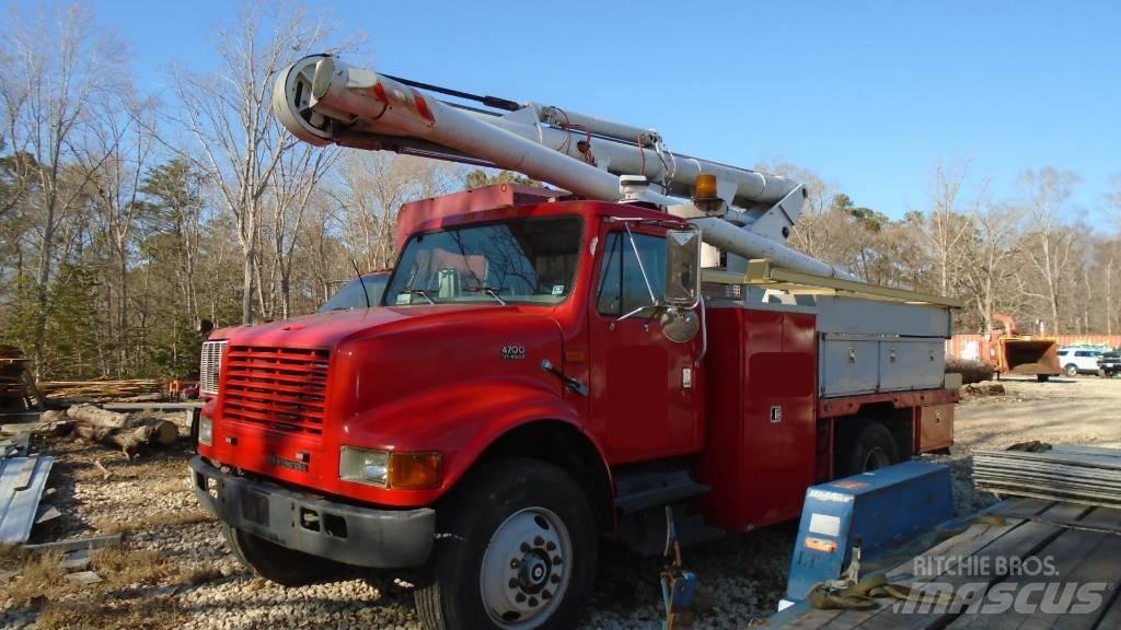 International 4700 Pacēlāji uz automašīnas bāzes