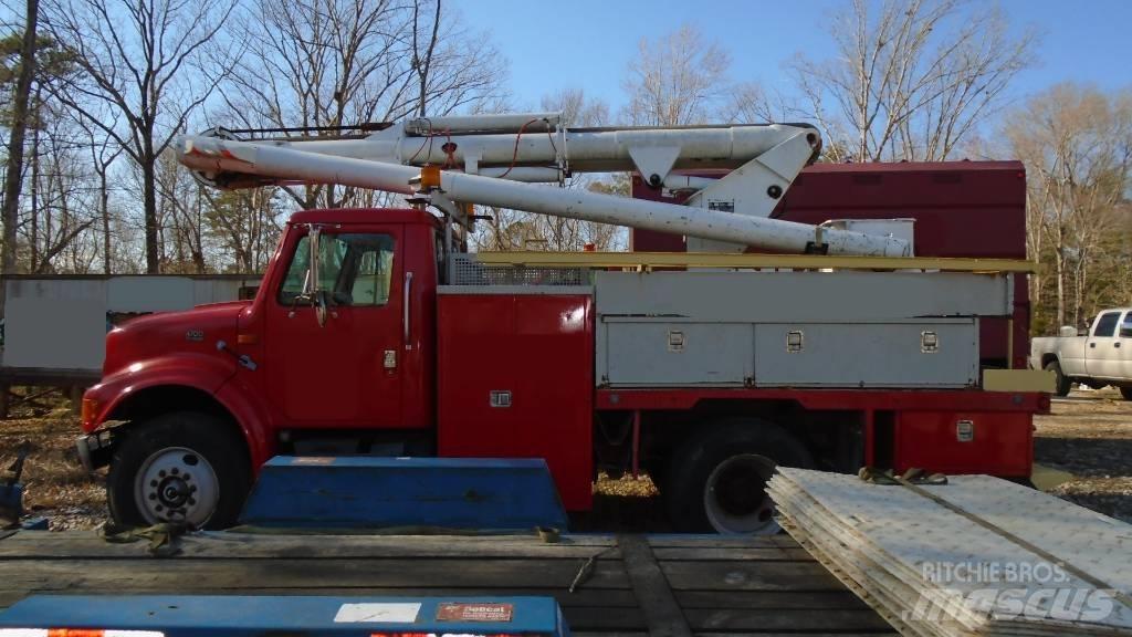 International 4700 Pacēlāji uz automašīnas bāzes