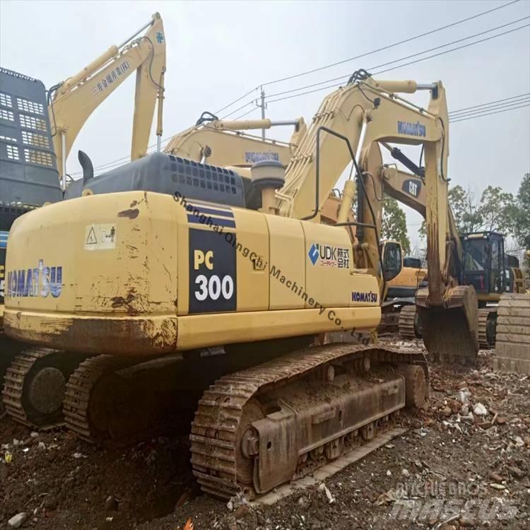 Komatsu 300 Kāpurķēžu ekskavatori