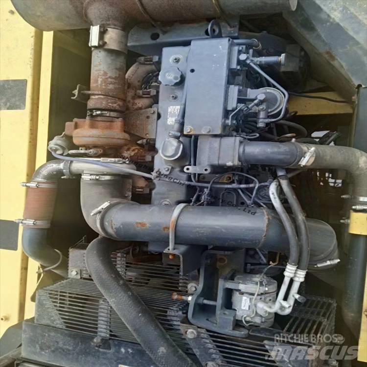 Komatsu 300 Kāpurķēžu ekskavatori