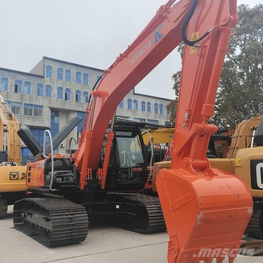 Hitachi ZX 200 Kāpurķēžu ekskavatori