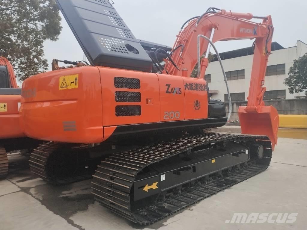 Hitachi ZX 200 Kāpurķēžu ekskavatori