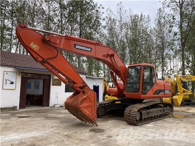 Doosan DH225 Kāpurķēžu ekskavatori
