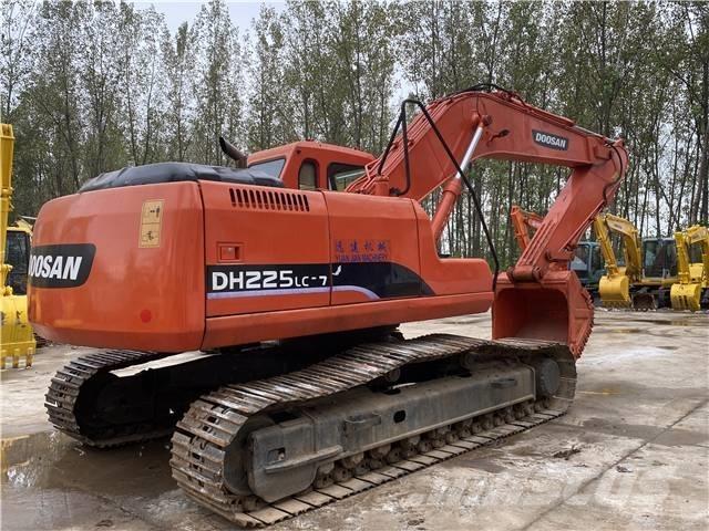 Doosan DH225 Kāpurķēžu ekskavatori