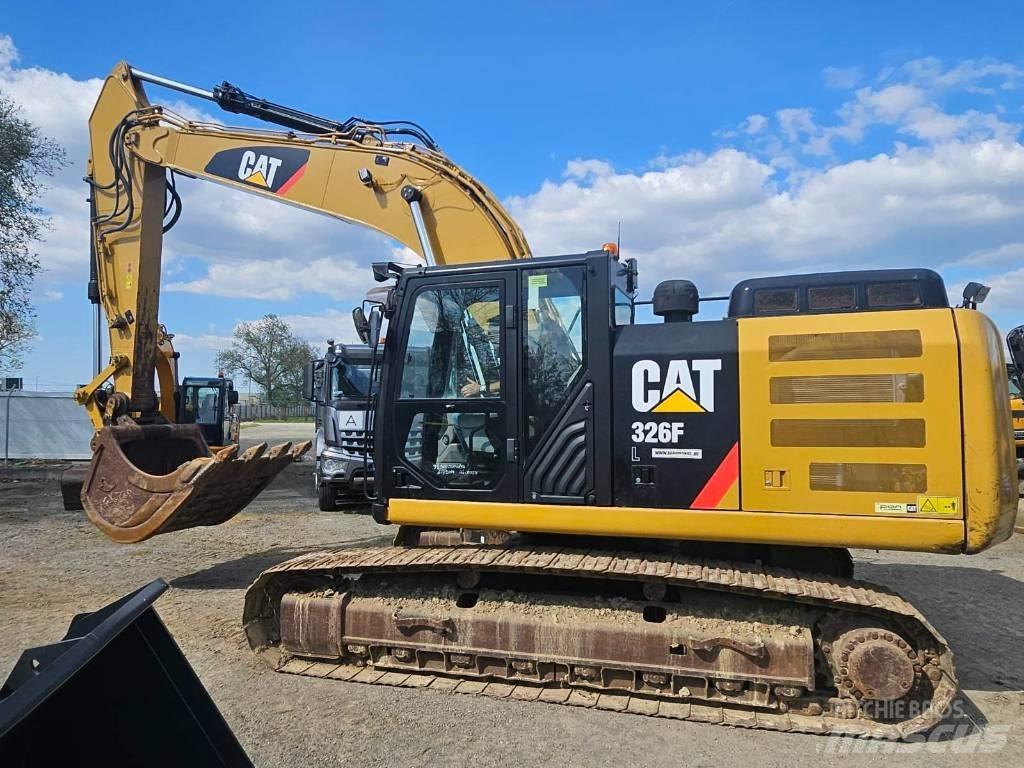 CAT 326 F L Kāpurķēžu ekskavatori