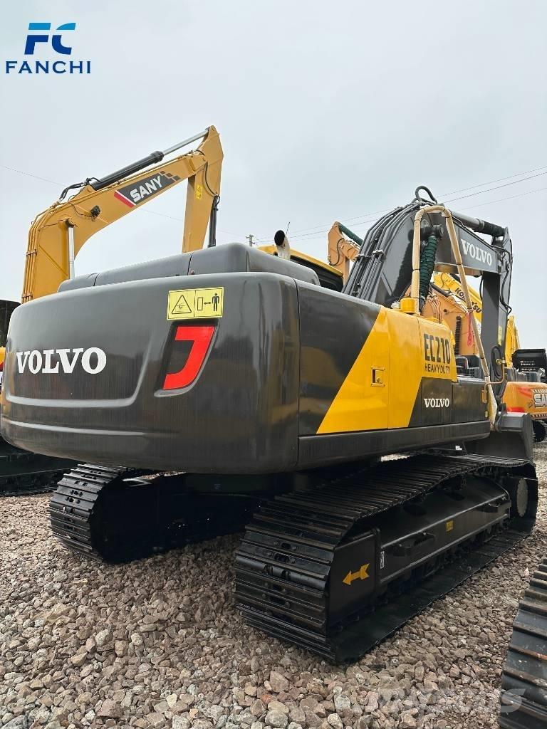 Volvo 210 Kāpurķēžu ekskavatori