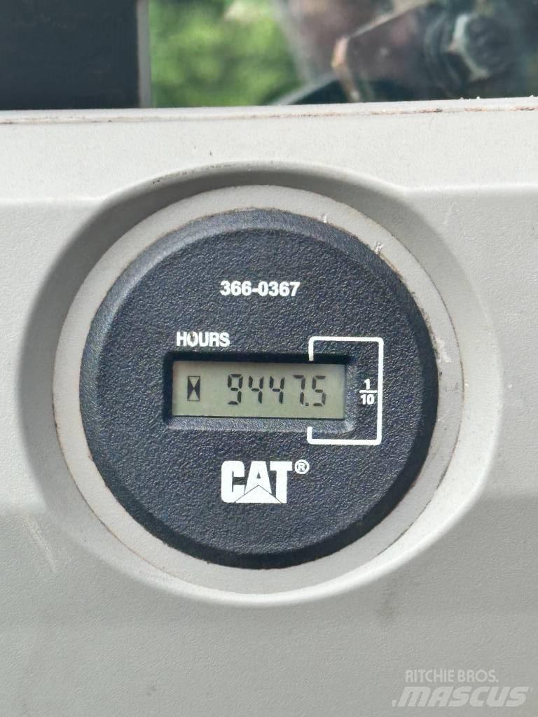 CAT 320 EL Kāpurķēžu ekskavatori