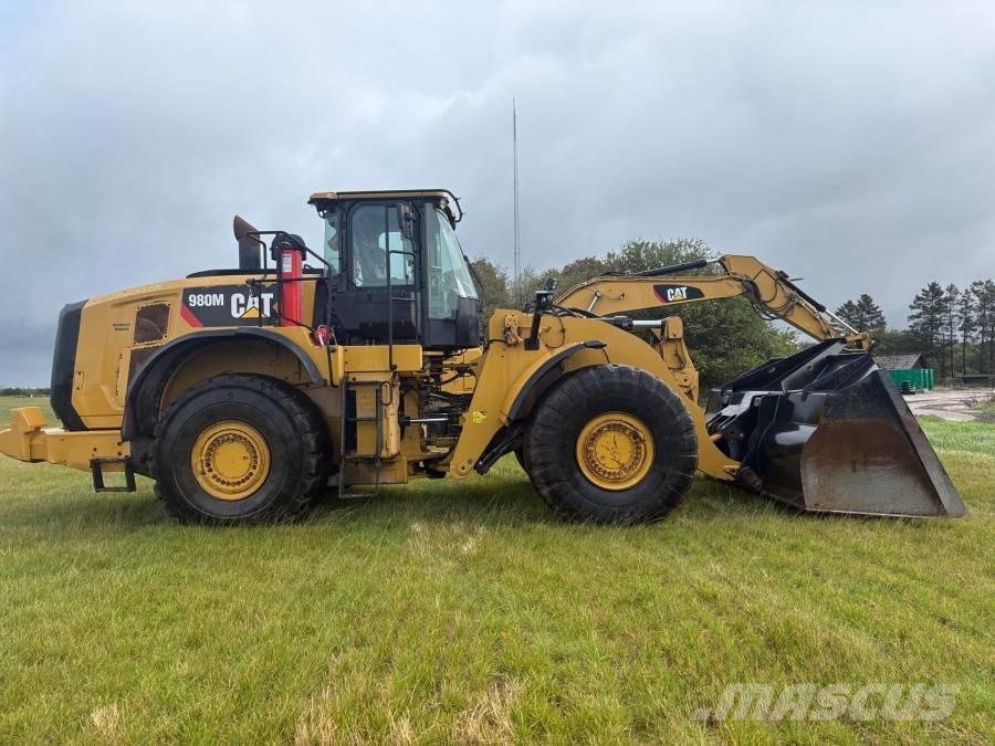 CAT 980M Iekrāvēji uz riteņiem