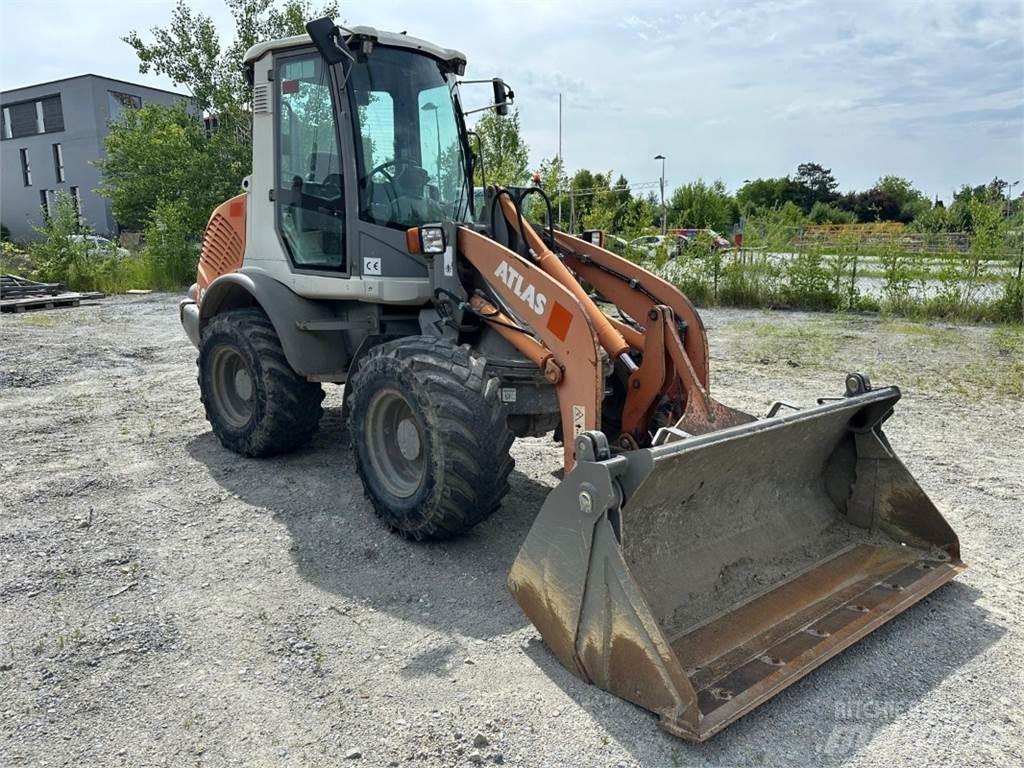 Atlas 75S Iekrāvēji uz riteņiem