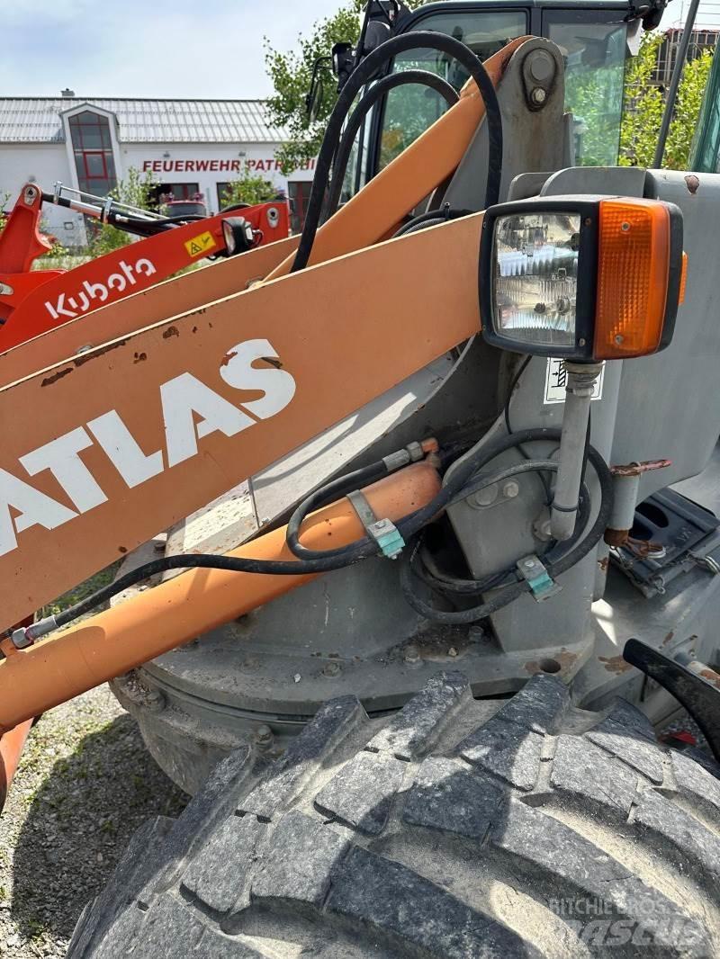 Atlas 75S Iekrāvēji uz riteņiem