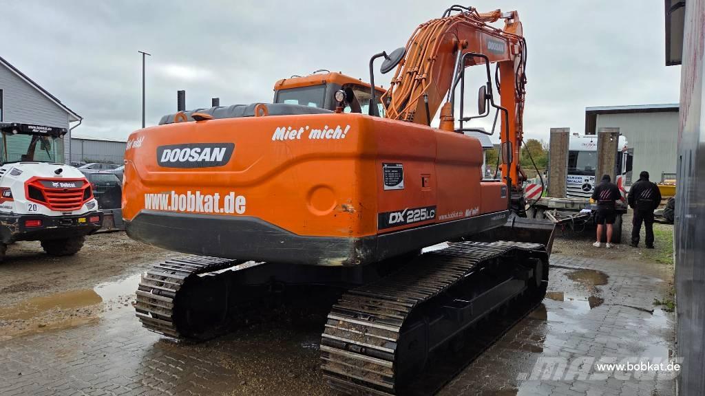 Doosan DX 225 LC Kāpurķēžu ekskavatori