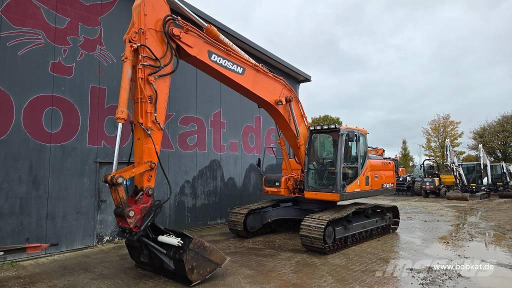 Doosan DX 225 LC Kāpurķēžu ekskavatori