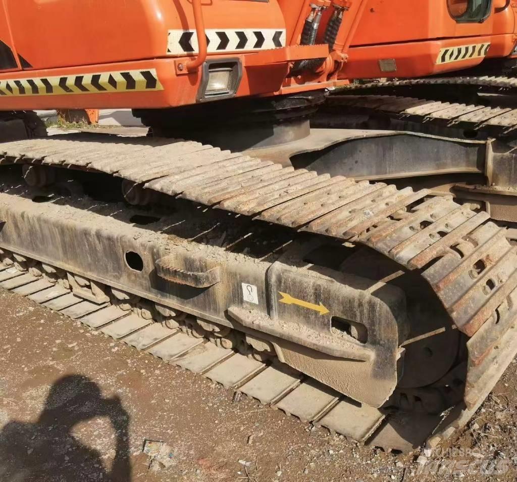 Doosan DH 220 Kāpurķēžu ekskavatori