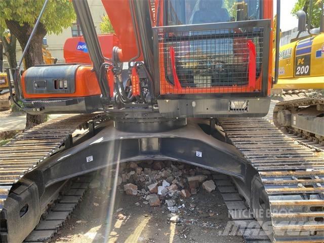 Doosan DX 225 LC Kāpurķēžu ekskavatori