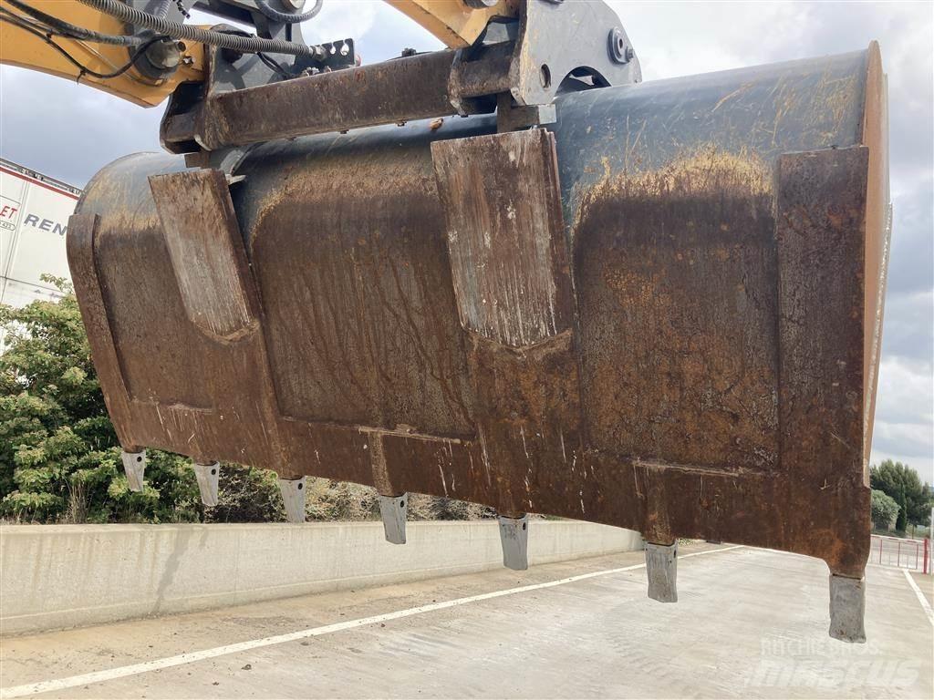 Liebherr L 526 Iekrāvēji uz riteņiem