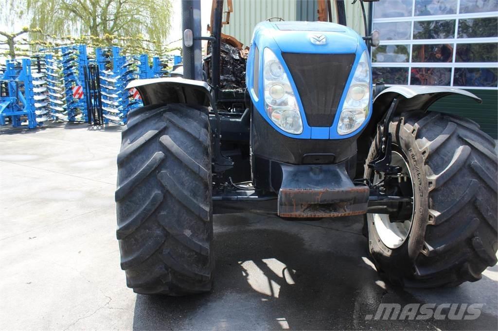 New Holland T7030 Traktori