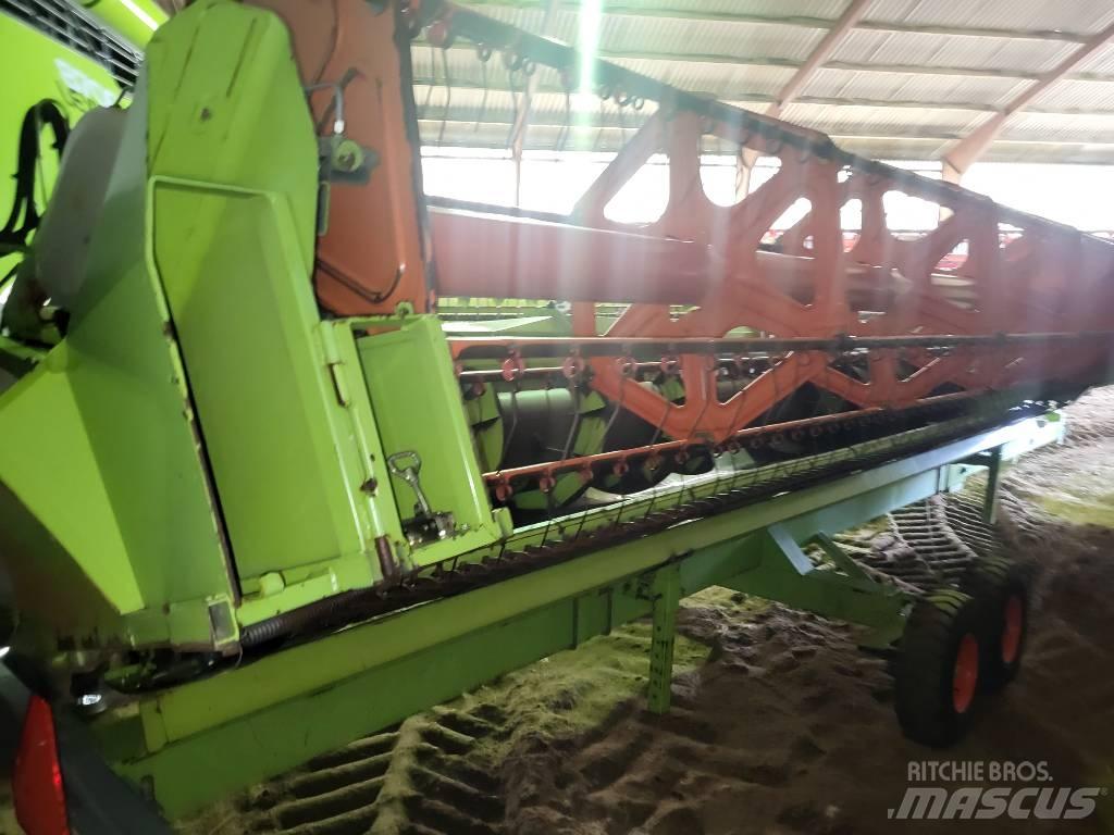 CLAAS S600 Ražas novākšanas galvas