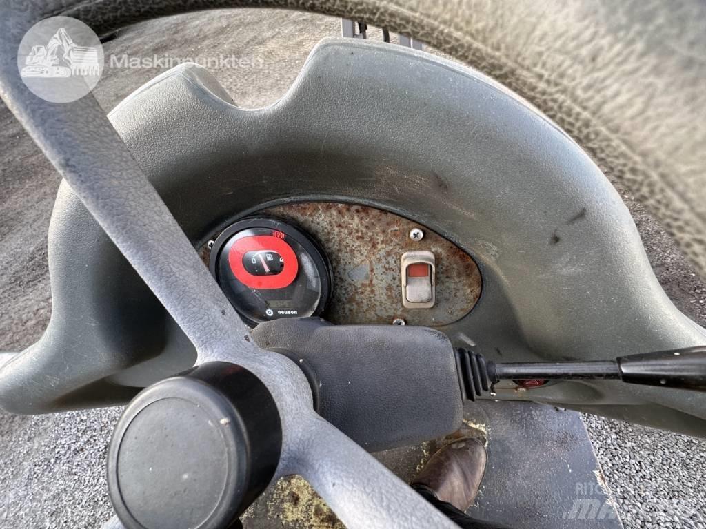 Neuson 1001 Mini pašizgāzēji