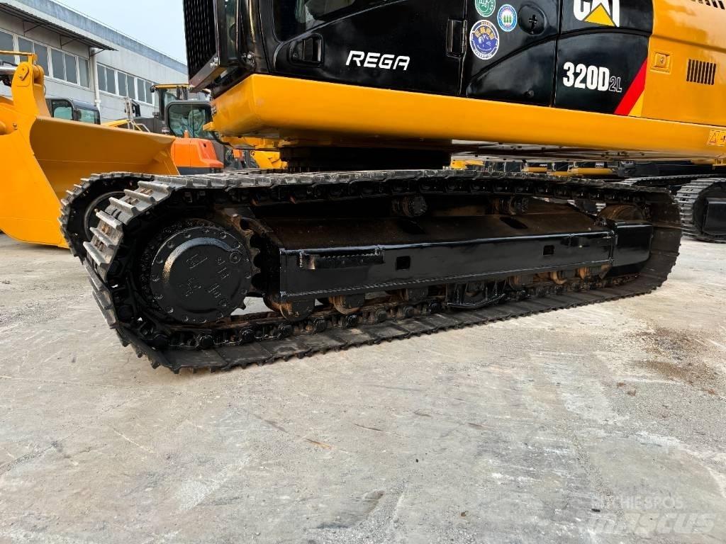 CAT 320D2 Vidēja lieluma ekskavatori 7 t - 12 t