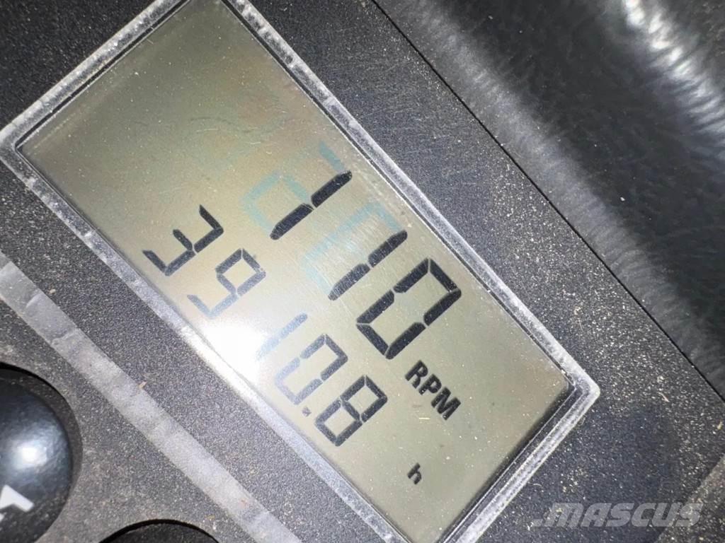 Aebi MFH 2500 Ielu tīrīšanas mašīnas