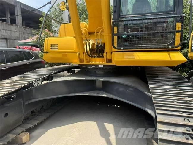Komatsu PC 220 Kāpurķēžu ekskavatori
