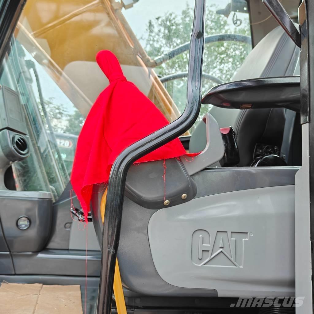 CAT 320 D Kāpurķēžu ekskavatori