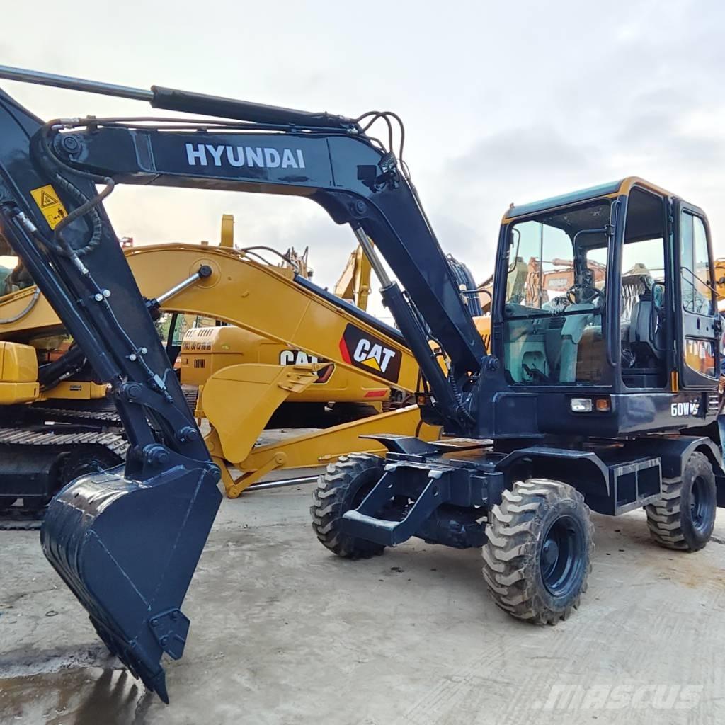 Hyundai R60W Ekskavatori uz riteņiem