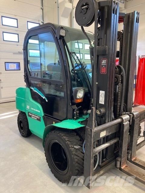 Mitsubishi FD35N Tehnika ar dīzeļa dzinēju