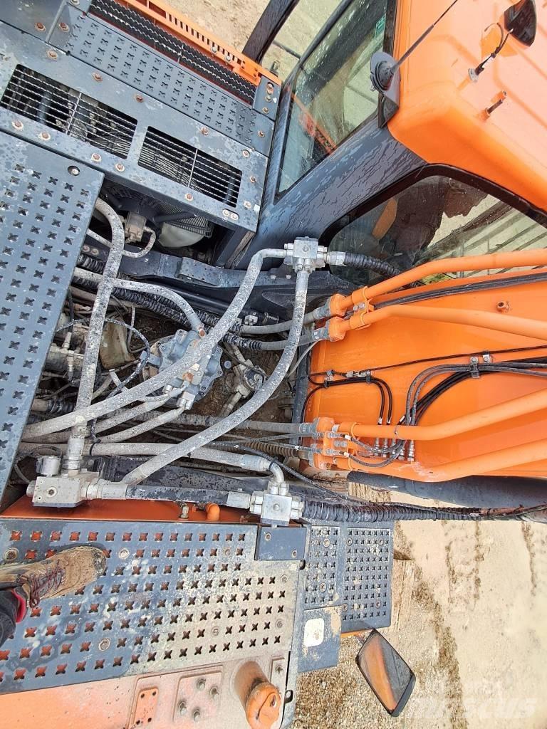 Doosan DX 420 LC Kāpurķēžu ekskavatori