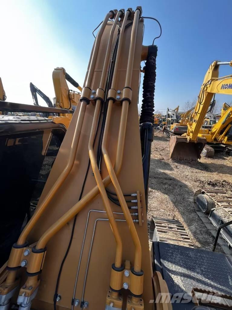 CAT 330 D2 Kāpurķēžu ekskavatori