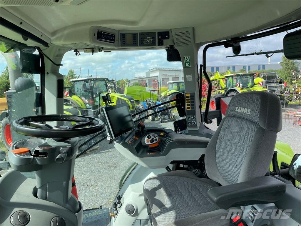 CLAAS Axion 810 CM Traktori