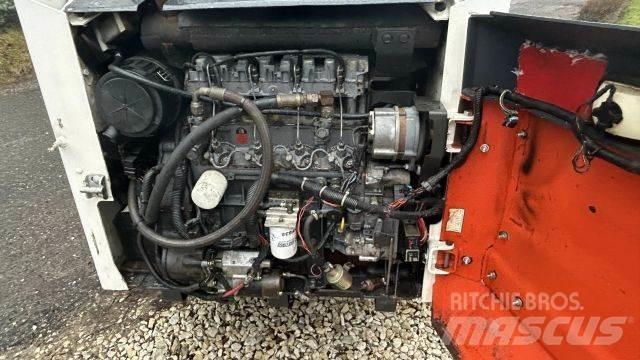 Bobcat 873 Lietoti riteņu kompaktiekrāvēji