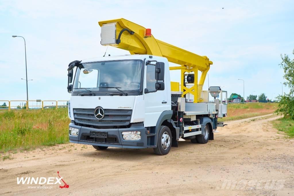 Palfinger P 300 KS Pacēlāji uz automašīnas bāzes