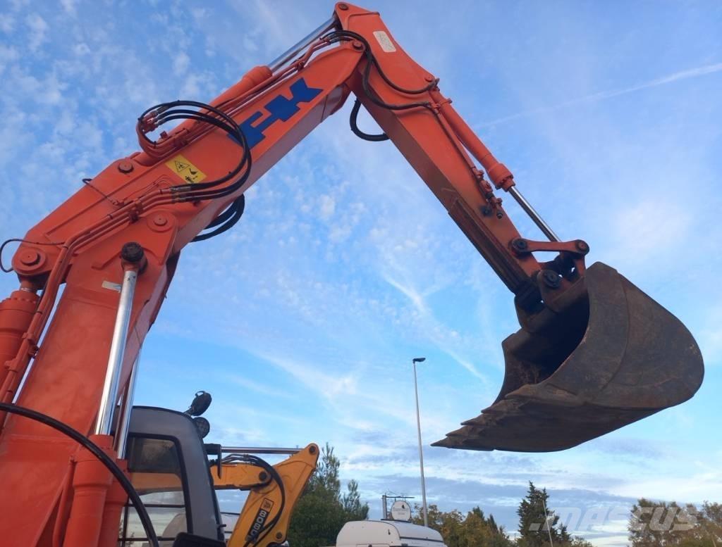 Fiat-Kobelco EX135 Kāpurķēžu ekskavatori